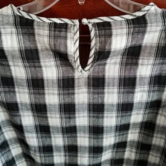 Black & White Plaid Bow Cuff Long Sleeved Top - Picture 5 of 5